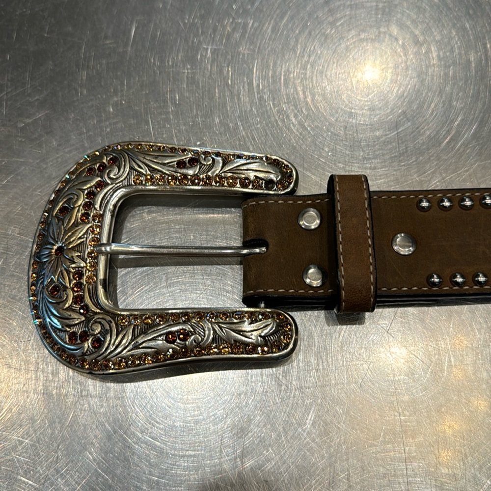 Woman’s belt